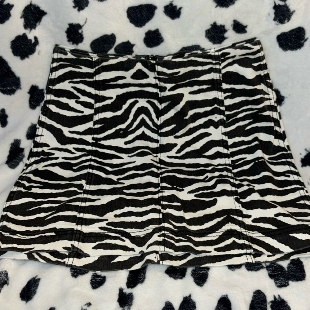 Zebra mini-skirt